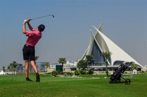 Hopewell One Shot Off The Pace In Dubai Golfwa