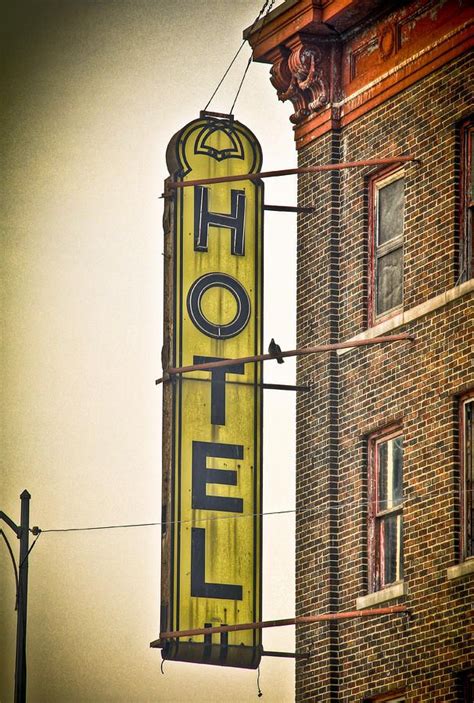 Old Detroit Hotel Sign Old Neon Signs Hotel Signage Detroit Hotels