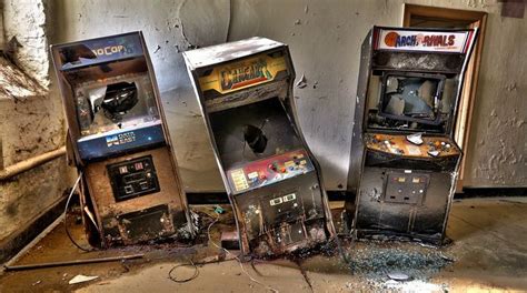 Abandoned Arcades Decaying Arcade Machines Make Arcades
