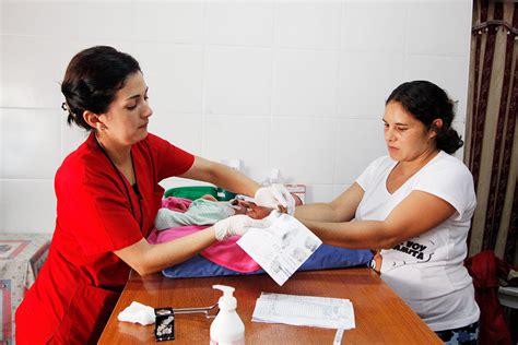 El Hospital Regional De Concepción Cuida El Binomio Madre Hijo Desde