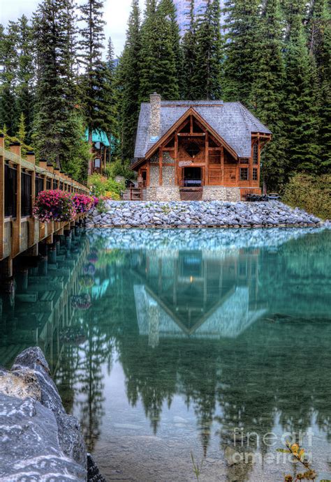 Charming Lodge Emerald Lake Yoho National Park British Columbia Canada