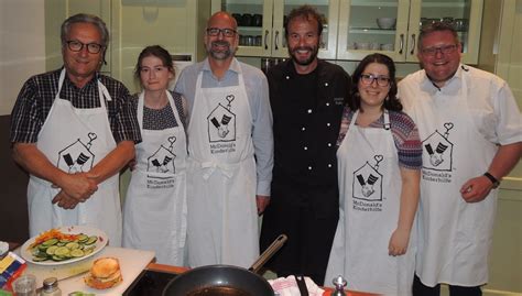 .mcdonald kinderhaus homburg, ronald mcdonald haus sankt augustin 2015, 10 jahre ronald mcdonald haus bern, ronald mcdonald haus in homburg sommerfest 2015, vlog landtechnik homburg dränagespülgerät promovideo von 2008, simons neues leben ronald mcdonald haus. Homburg | CDU Homburg kocht im Ronald McDonald Haus - HOMBURG1