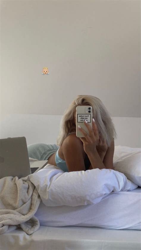 The Best Mirror Selfie Poses Instagram Story Ideas Selfie Factimagestreet