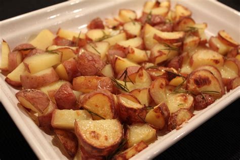 Aardappels Uit De Oven Met Knoflook En Rozemarijn Citroen