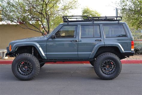 Great looking XJ with roof rack and flush lights. | jeeps | Pinterest