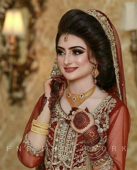 Bridal Mehndi Dresses Red Bridal Dress Pakistani Bridal Makeup