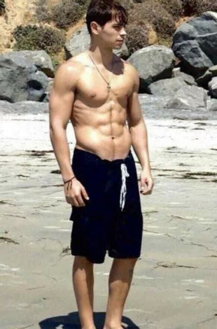 Shirtless Male Muscular Hunk Hot Beach Jock Beefcake Abs Chest Photo 4x6 B1268 Eur 357