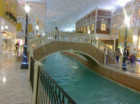 Qatar, independent emirate on the west coast of the persian gulf. Images PK: Villagio Mall Doha Qatar
