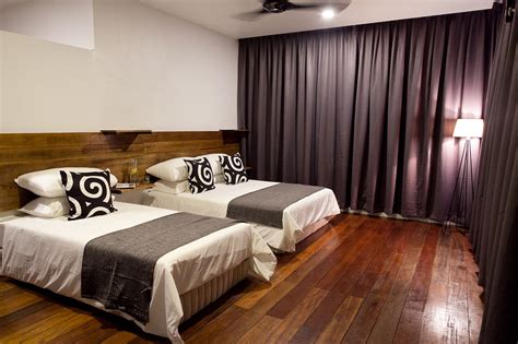 Perhentian besar, the larger of the two islands, is popular with families, couples, and those who can avail of a slightly higher budget. (2021) 3D2N Alunan Resort (Snorkeling Package), Pulau ...
