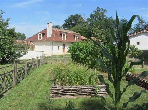 Le jardin de la ferme du Parcot - la cocotte de kiev en Périgord vert