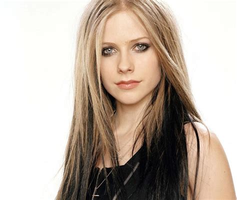 Avril Lavigne Photo Avril Lavigne Straight Hairstyles Hair Styles