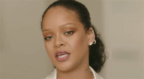 Close Up Pics Of Makeup Free Rihanna Her Skin Is Perfect Heardzone