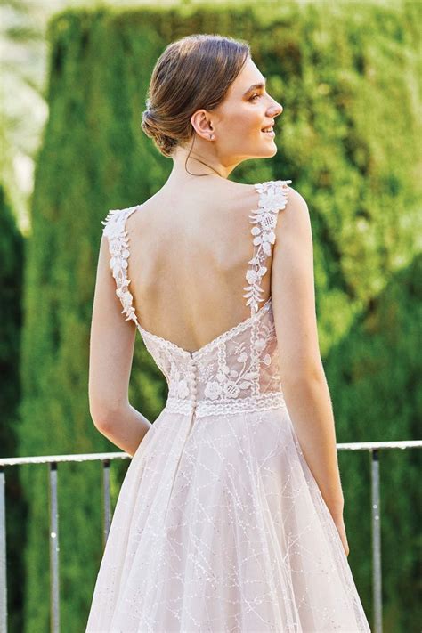 Style Ball Gown With Detachable Straps And Geometric Sequin