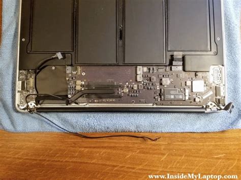 How To Replace 13″ Macbook Air Cracked Screen Inside My Laptop