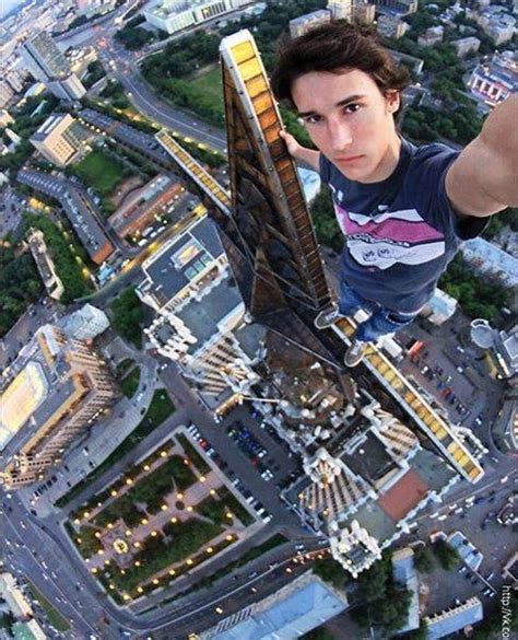 22 Unbelievable Extreme Selfies That Are So Awesome They Should Win Something