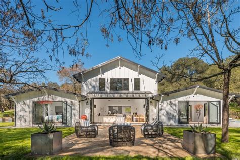 Sonoma Ultra Modern Farmhouse On The Market For 3870000 Real Sonoma