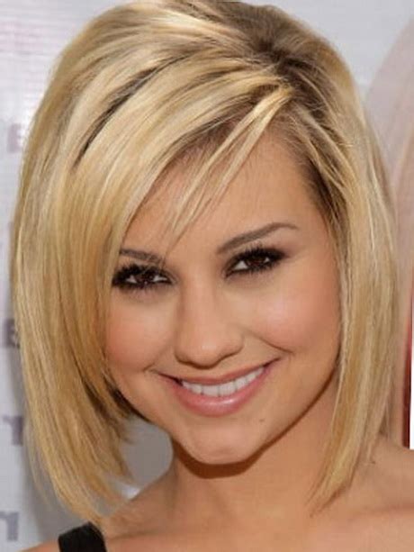 These are the most versatile ones and one can get multiple looks by cutting one's hair at this length. Layered hairstyles for short to medium length hair