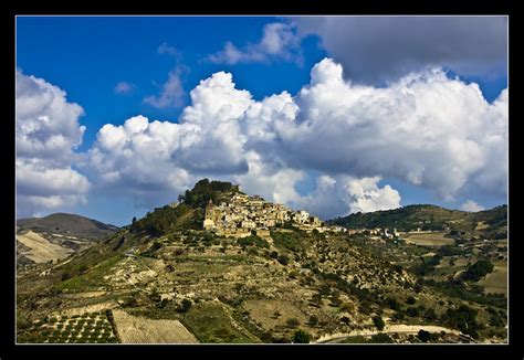 Jul 01, 2021 · incendio di vaste proporzioni tra il chiaramonte gulfi e licodia eubea. Flickriver: Photos from Licodia Eubea, Sicily, Italy