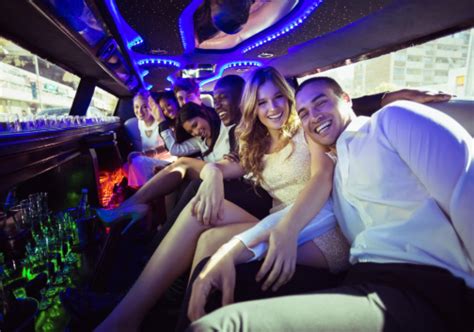 New York Prom Limousine Prom Limos In New York Nyc Prom Limo Legends Limousine
