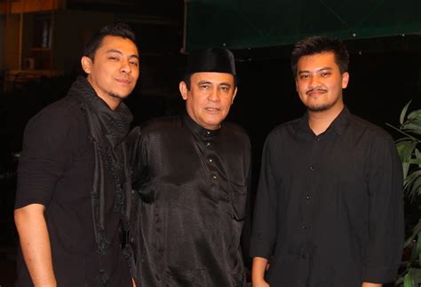 With zizan razak, wak doyok, a. 'Abang Long Fadil 2' is the new king of Malaysian cinema ...