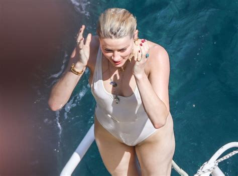 Amber Heard Showed Tits In Revealing Bikini At Amalfi Coast The