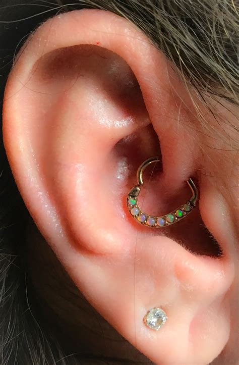 Pin By Body Piercing By Qui Qui On Daith Piercings Ear Cuff Earings