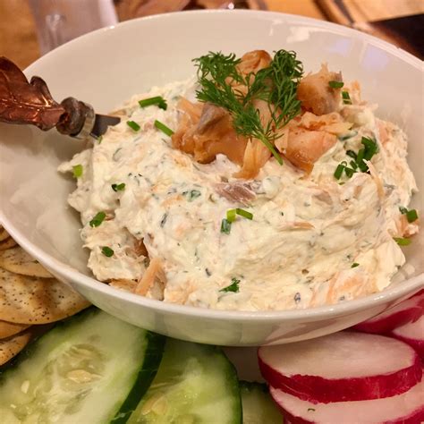 If there is a bottom layer, it most often consists of a crust or base made from crushed cookies (or digestive biscuits), graham crackers, pastry, or sometimes sponge cake. Ina Garten's smoked salmon dip for Christmas Eve 2016 | Smoked salmon dip, Appetizer snacks, Food