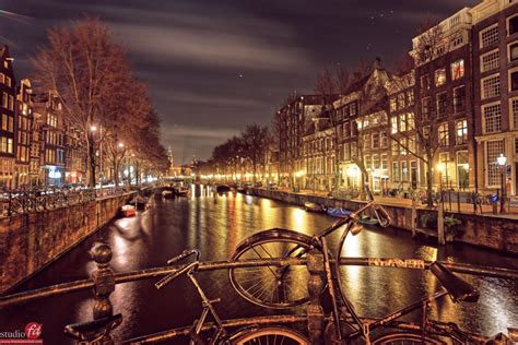 Amsterdam at night | Frank Doorhof