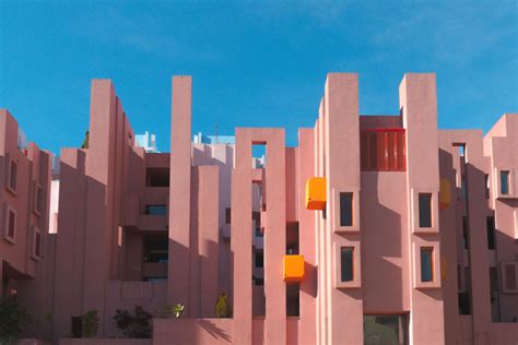 Watch sports broadcasts online for free with rojadirecta.watch. La Muralla Roja de Calpe no quiere más instagramers