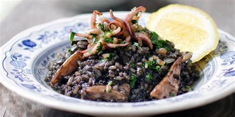 Nasi goreng baso ikan pakai bumbu racik indofood #nasigorengbasoikan #bumburacikindofood. 5 Resep Masakan Rumahan Berwarna Hitam Legam. Khas Indonesia, Dijamin Menggugah Selera