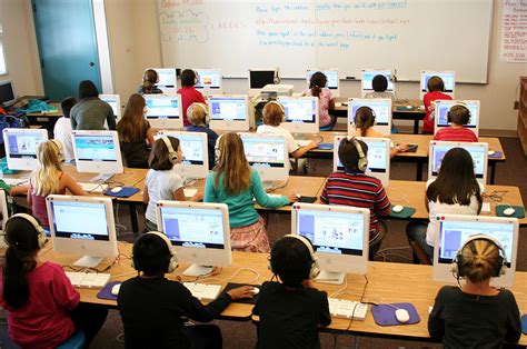 Godsman Elementary School Computer Lab