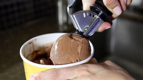 Serving Ice Cream To A Crowd Entertaining Tips Youtube