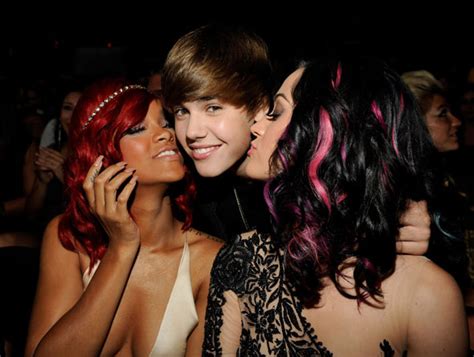 who justin bieber kissed at the 2010 mtv music video awards ~ gozzips paradigm