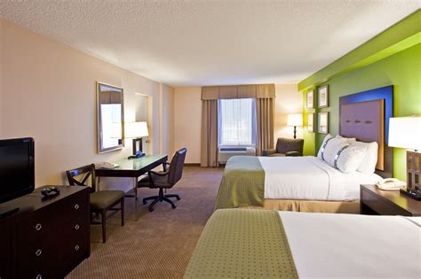 Rooms Holiday Inn And Suites Across From Universal Orlando Orlando
