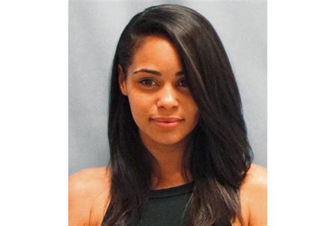 Arkansas Woman Called Prisonbae After Mugshot Goes Viral Huffpost My