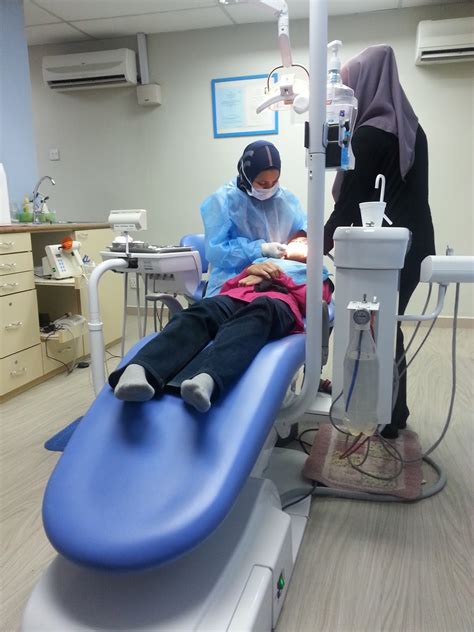 Klinik pergigian nurul akmar is a dental clinic situated in wangsa maju, provides dental services such as oral surgery, veneers, laser treatment, air flow scaling, crown and bridges, implants, tooth whitening and many more. Meniti usia: Cuci gigi. Cabut gigi. Tampal Gigi