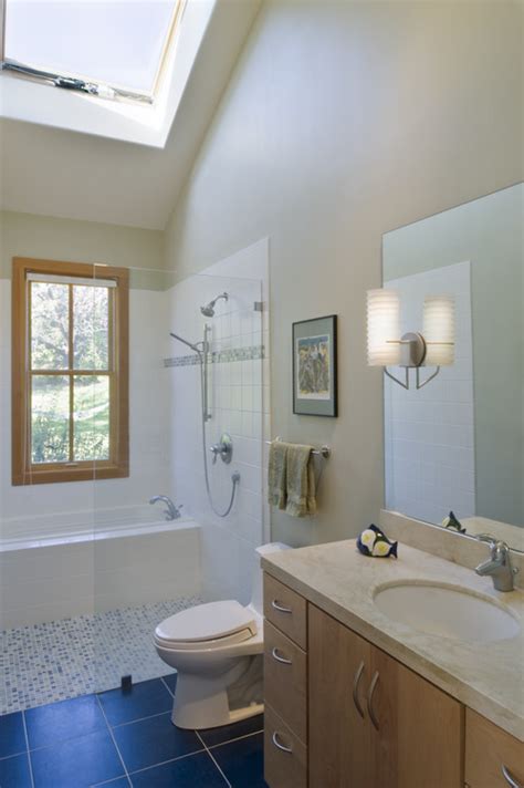 Image result for 5x10 bathroom style in 2019 bathroom tub. 5' x 10' bathroom, Layout help welcome!