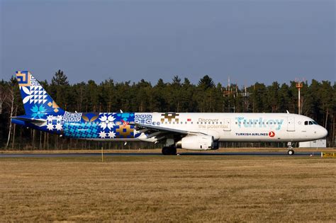 Wireless wolfsburgs logo without the logo part by thomas schaaf. Besondere Flugzeuge am Airport Nürnberg