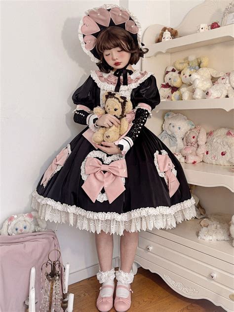 Retro Sweetheart Round Neckline Detachable Long Sleeves Doll Lolita