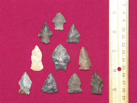 Ten Prehistoric Indian Arrowheads Artifacts Etsy