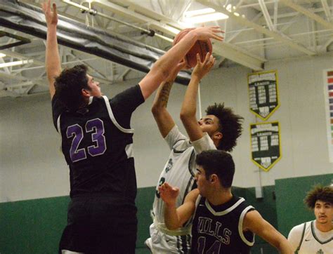 West Bloomfield Vs Bloomfield Hills Boys Basketball District Photo