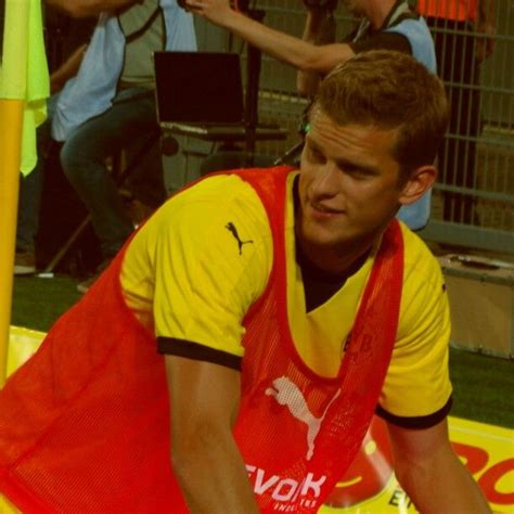 Borussia dortmund is at allianz arena. Sven Bender Borussia Dortmund | Borussia dortmund, Sven ...