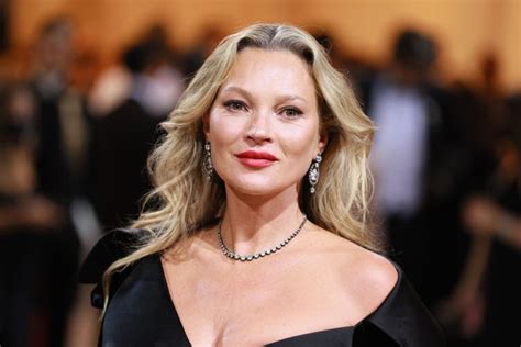 Kate Moss Net Worth 2022 Biography Income Career Cars Ilmi Ocean