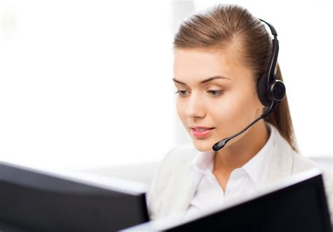 Call Center Vs Contact Center Whats The Difference