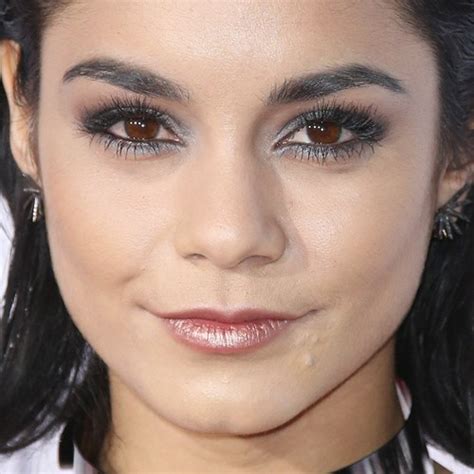 Vanessa Hudgens Makeup Black Eyeshadow Gray Eyeshadow And Bronze