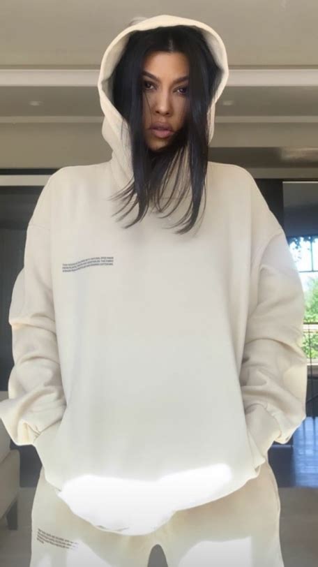 Who Made Kourtney Kardashian S Sweatshirt And Sweatpants In