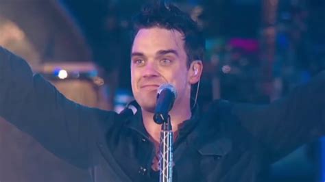 Robbie Williams Angels Live At Knebworth Youtube