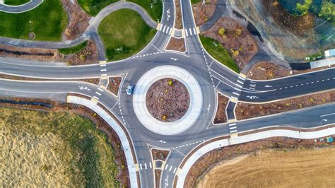 A Roundabout Way To Modify A Crowded Interchange Kittelson