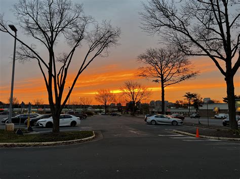 Sun rise today Herndon : r/nova