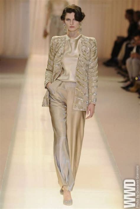 Armani Privé Fall couture 2023 Via WWD Ropa elegante Ropa Moda